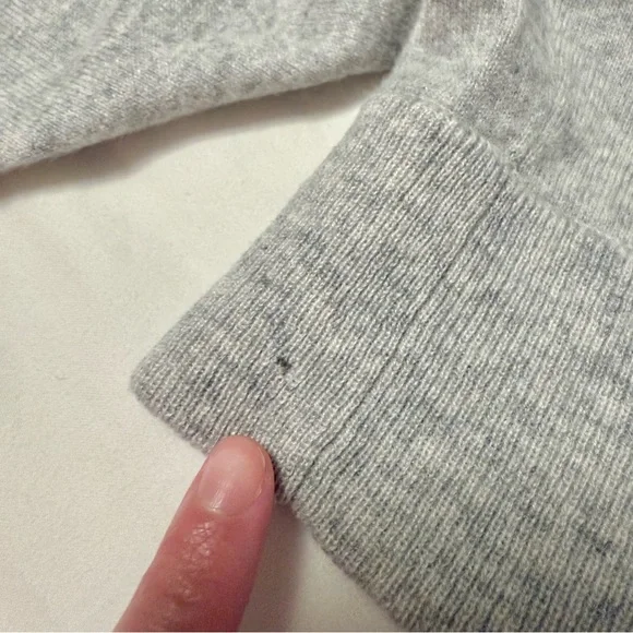 J Crew Men’s 100% Cashmere Full Zip Hoodie Sweater in Heather Gray (size S) - Picture 6 of 7